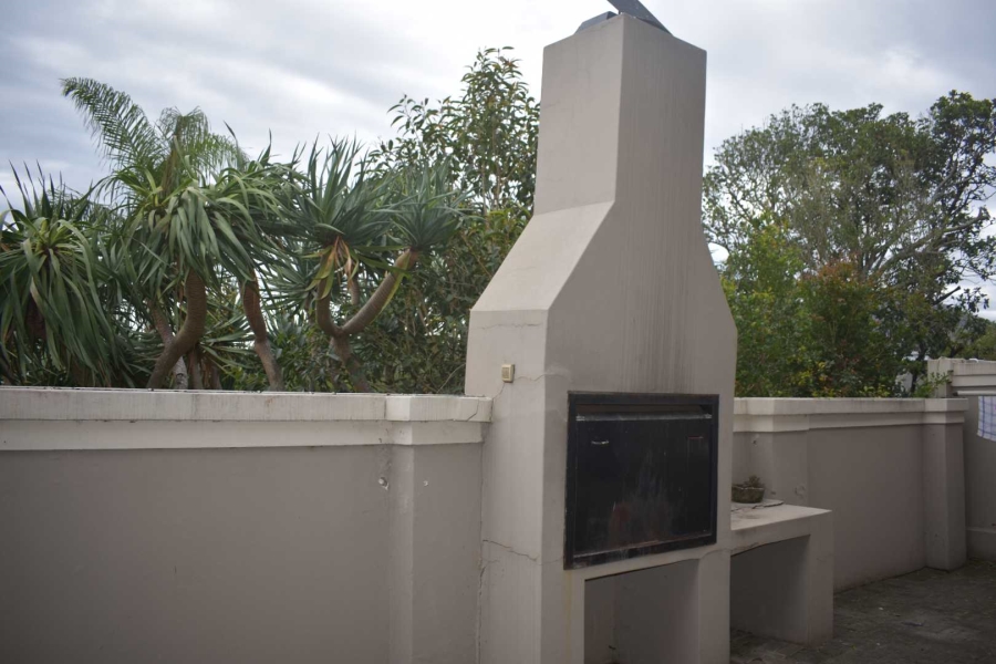 4 Bedroom Property for Sale in Beacon Bay Eastern Cape